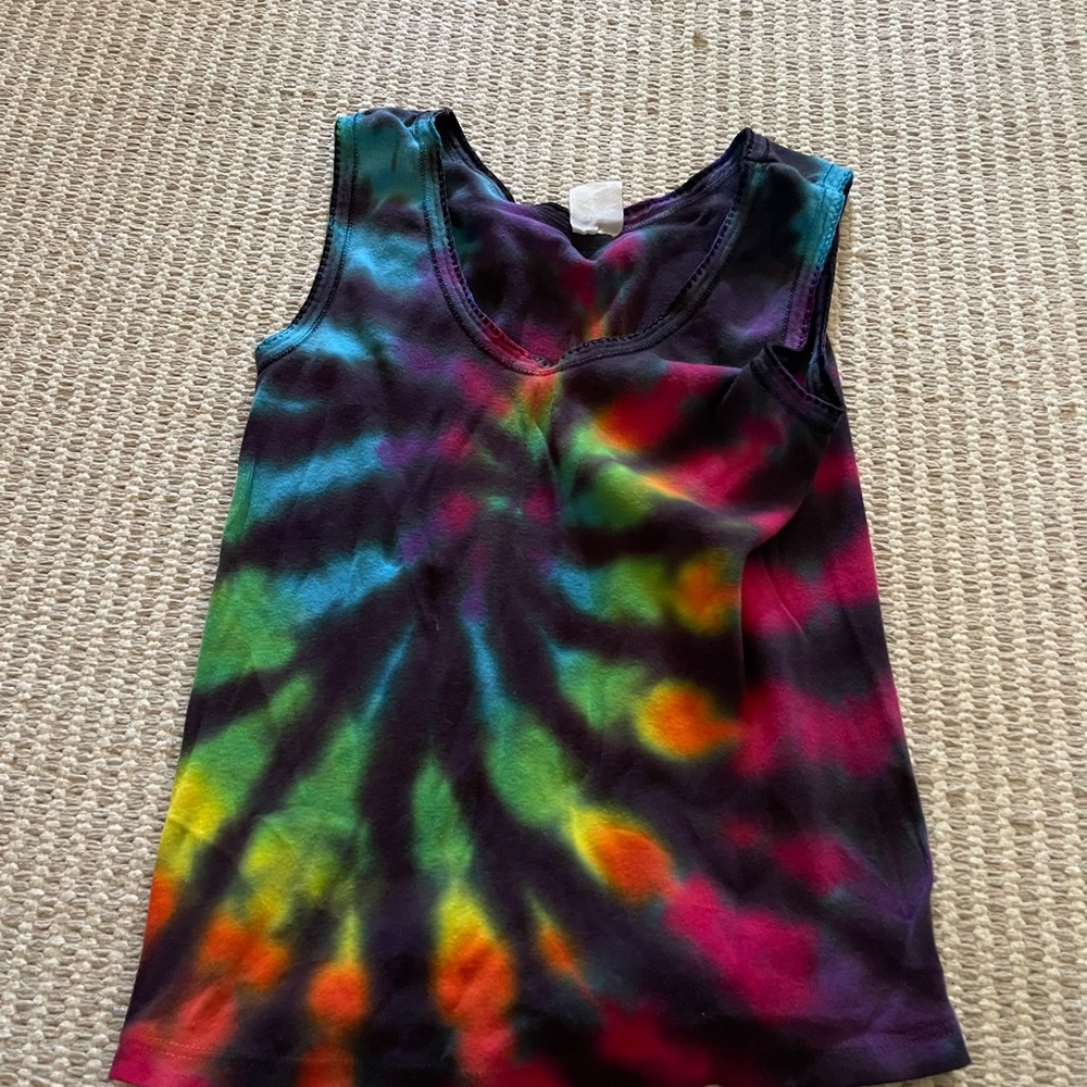 t-dye tank top, size medium
